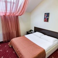 Стандарт 1-местный мансардный с кроватью KING-SIZE Отеля Барселона