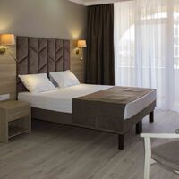 Люкс 2-комнатный Отеля Эмеральдика Family Beach Hotel