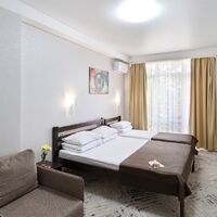 Стандарт 3-местный с балконом или террасой  Гостевого дома Крымская Ницца