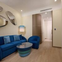 Номер "Джуниор Сюит без балкона"