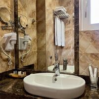 Номер 1 категории с раздельными кроватями Отеля Марсель