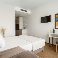 Номер "Стандарт 2м. кор.1 (вид на море)"