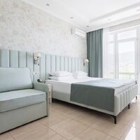 Полулюкс 2-местный (вид на бассейн) Бутик-Отеля Ахиллеон Парк