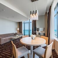 Suite с балклном (вид на море) Отеля Меркюр Сочи Центр