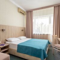 Стандарт (вид на парк) с двуспальной кроватью Отеля Азимут Прометей Небуг