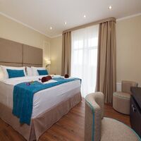 Улучшенный с одной кроватью. с балконом Отеля Голубая Лагуна