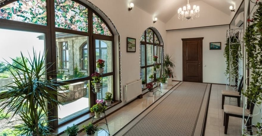 Официальное фото Гостевого дома Замок 4 звезды