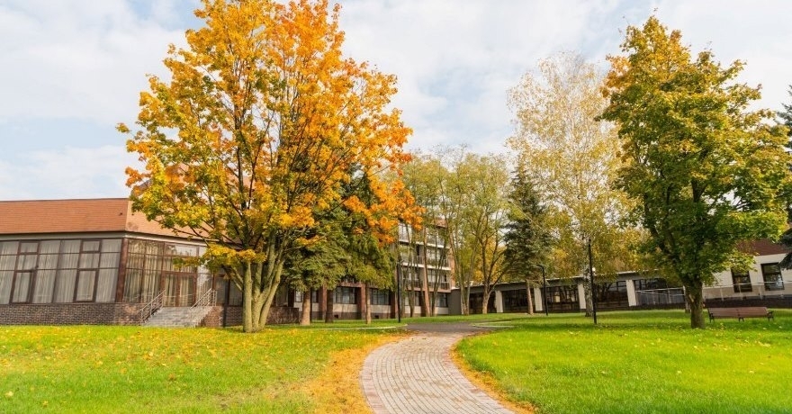Официальное фото Парк-отеля Дубки 4 звезды