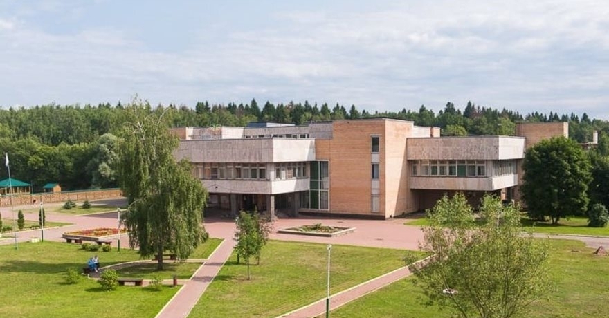 Официальное фото Парк-отеля АМАКС Ершово  звезды