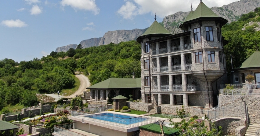 Официальное фото Гостевого дома Замок 4 звезды