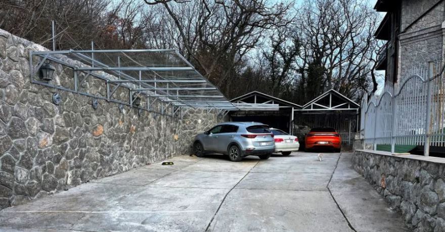 Официальное фото Гостевого дома Замок 4 звезды