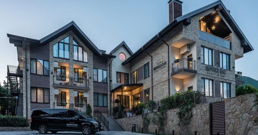 Официальное фото Апарт-Отеля Bridge 4 звезды