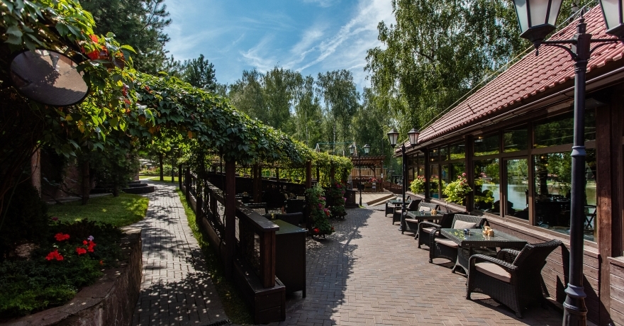 Официальное фото Загородного отеля Fish Point Family Resort 4 звезды