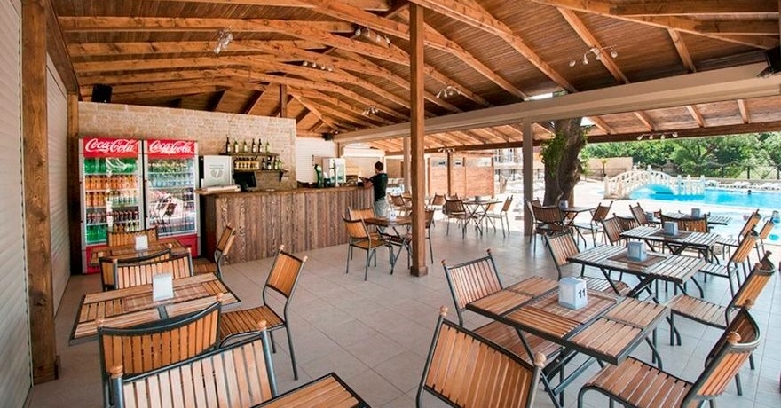 Официальное фото Бутик-Отеля Ахиллеон Парк 4 звезды