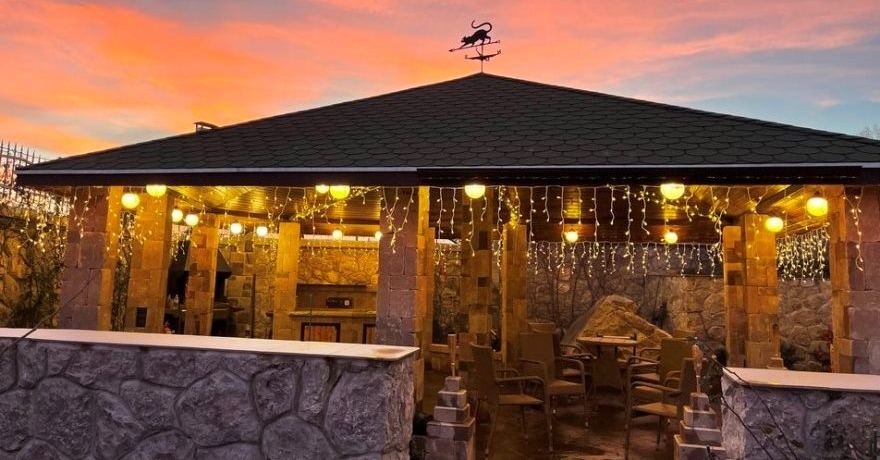 Официальное фото Гостевого дома Замок 4 звезды