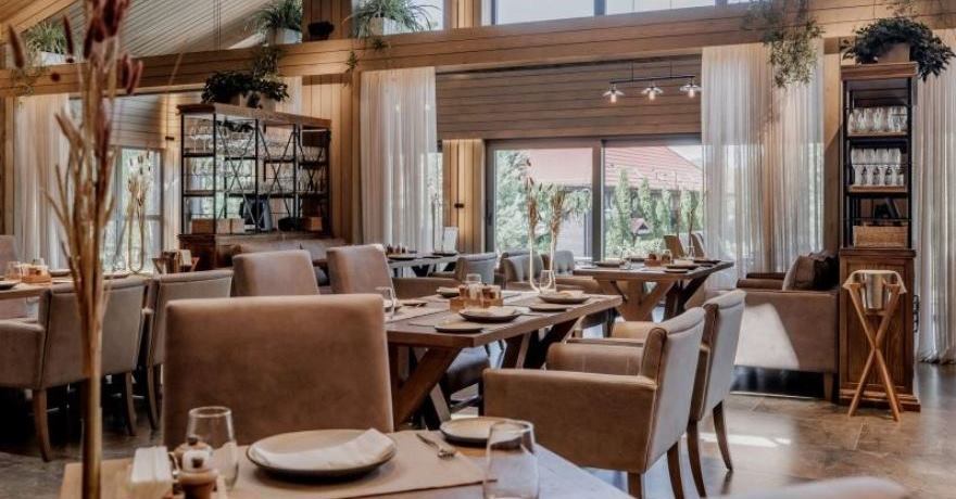 Официальное фото Загородного отеля Fish Point Family Resort 4 звезды