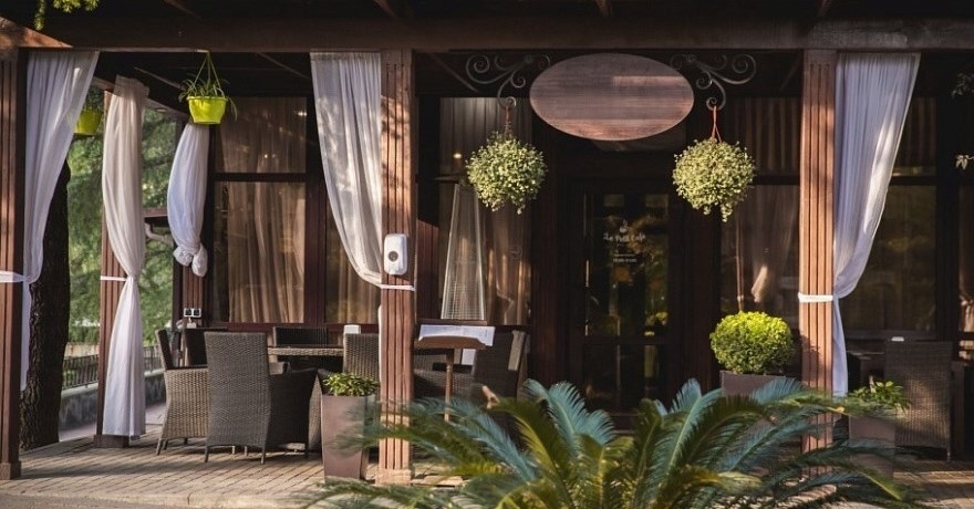 Официальное фото Семейного Комплекса Спутник Alean Family Resort & Spa 3 звезды