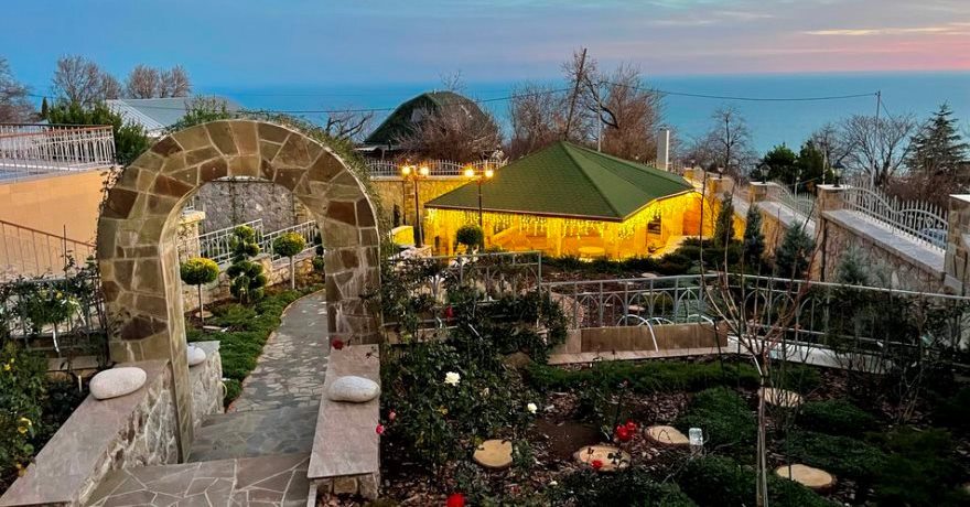 Официальное фото Гостевого дома Замок 4 звезды