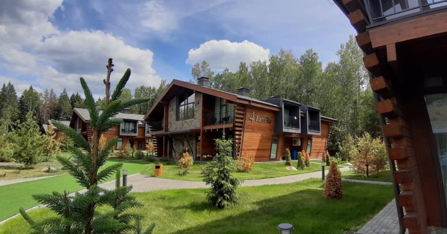 Официальное фото Отеля Лес Арт Резорт 4 звезды