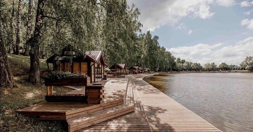 Официальное фото Загородного отеля Fish Point Family Resort 4 звезды