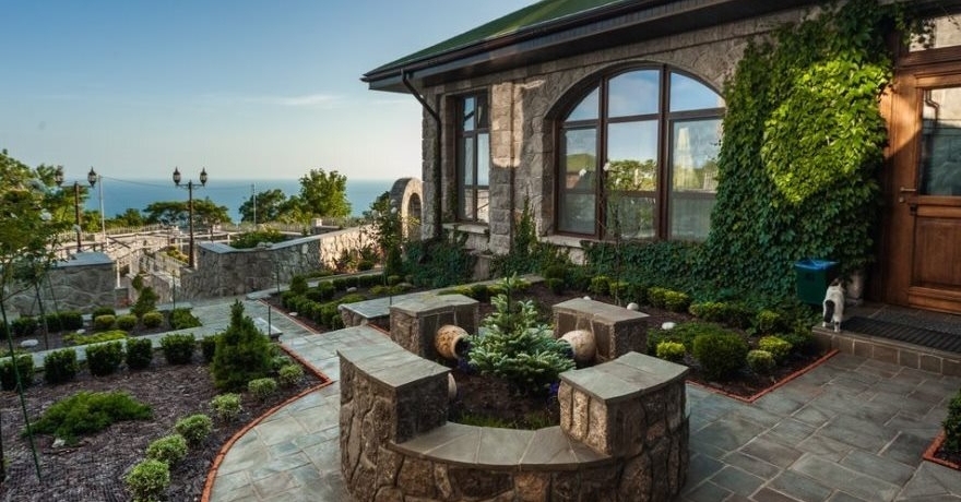 Официальное фото Гостевого дома Замок 4 звезды