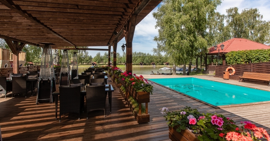 Официальное фото Загородного отеля Fish Point Family Resort 4 звезды