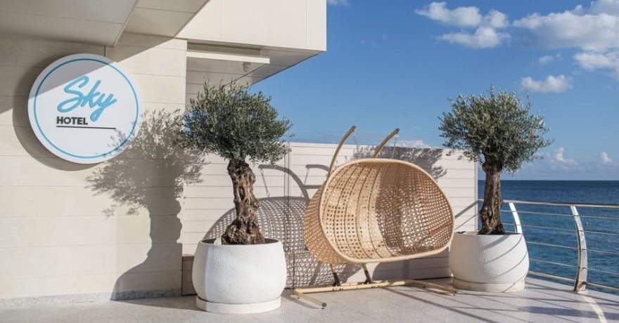 Официальное фото Бутик-Отеля Sky Hotel 4 звезды