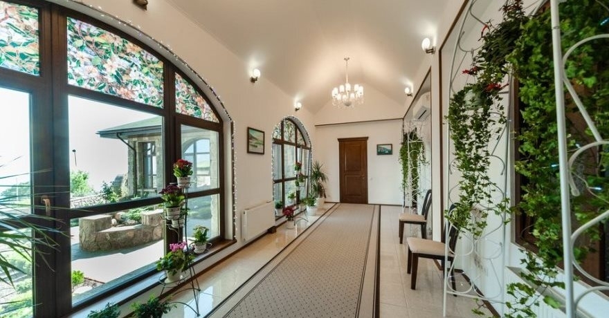 Официальное фото Гостевого дома Замок 4 звезды